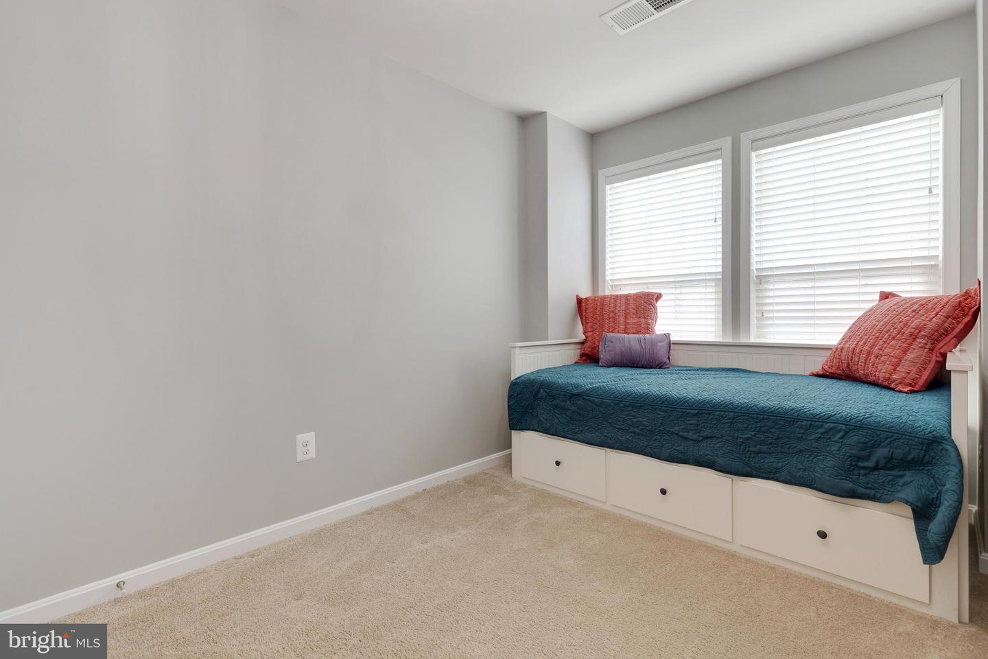 25126 Sweet Myrtle SQUARE