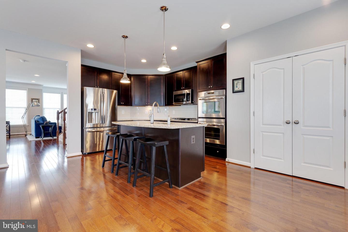 25126 Sweet Myrtle SQUARE