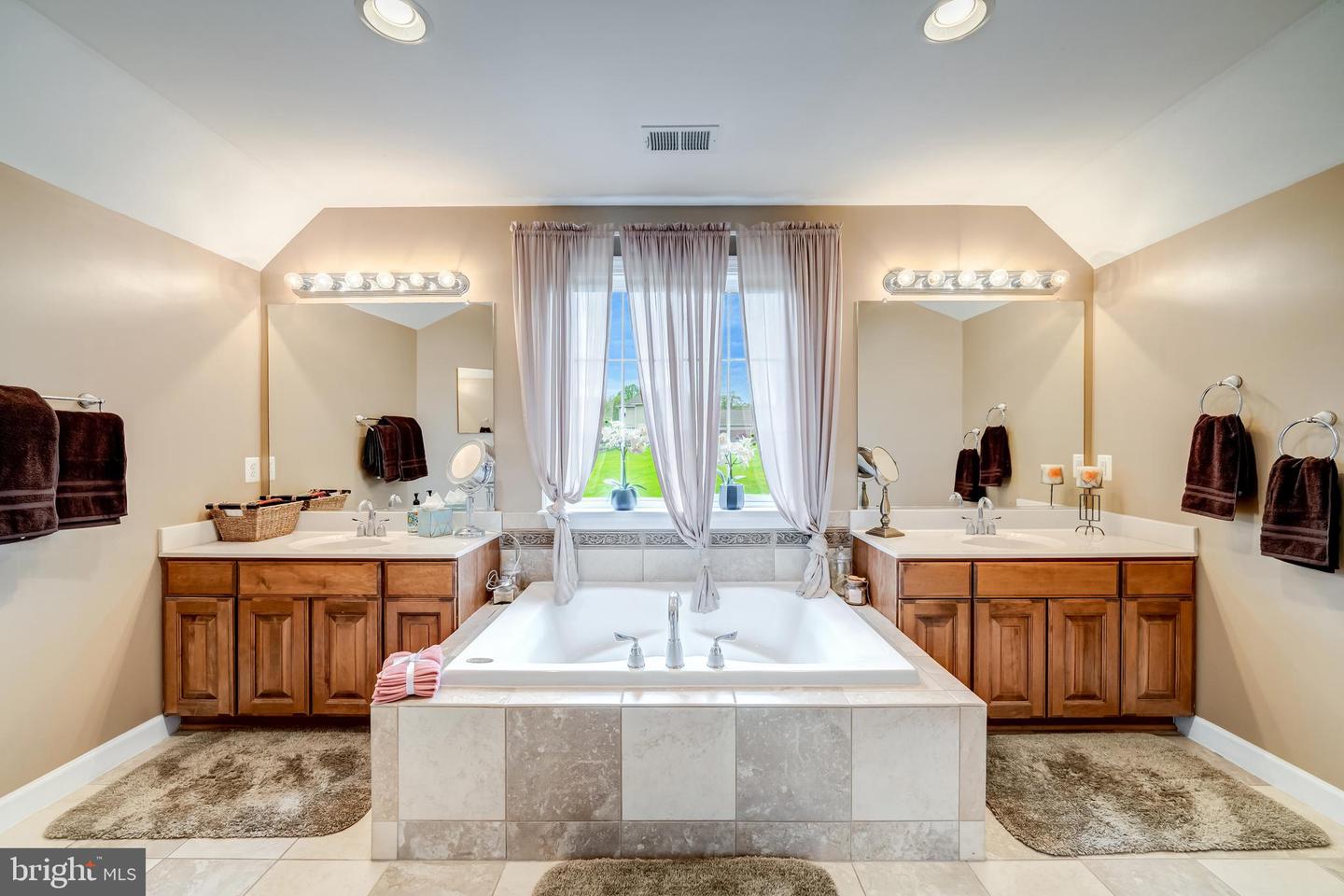 14295 Pinot Noir LANE