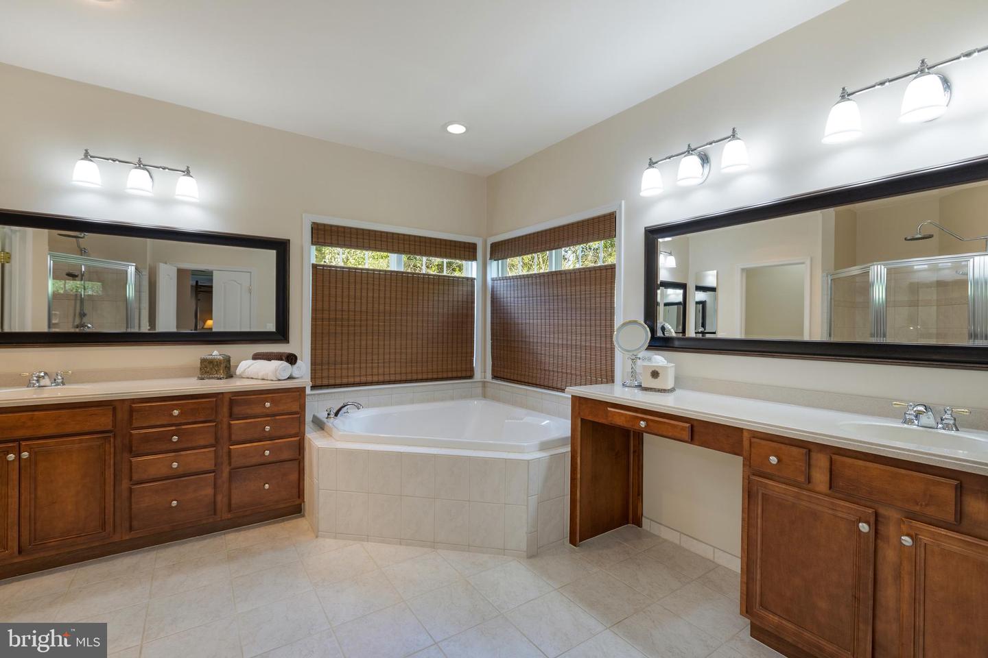 24818 Serpentine PLACE