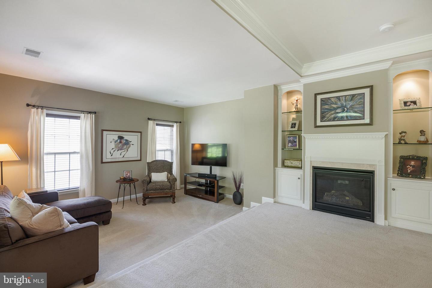 24818 Serpentine PLACE