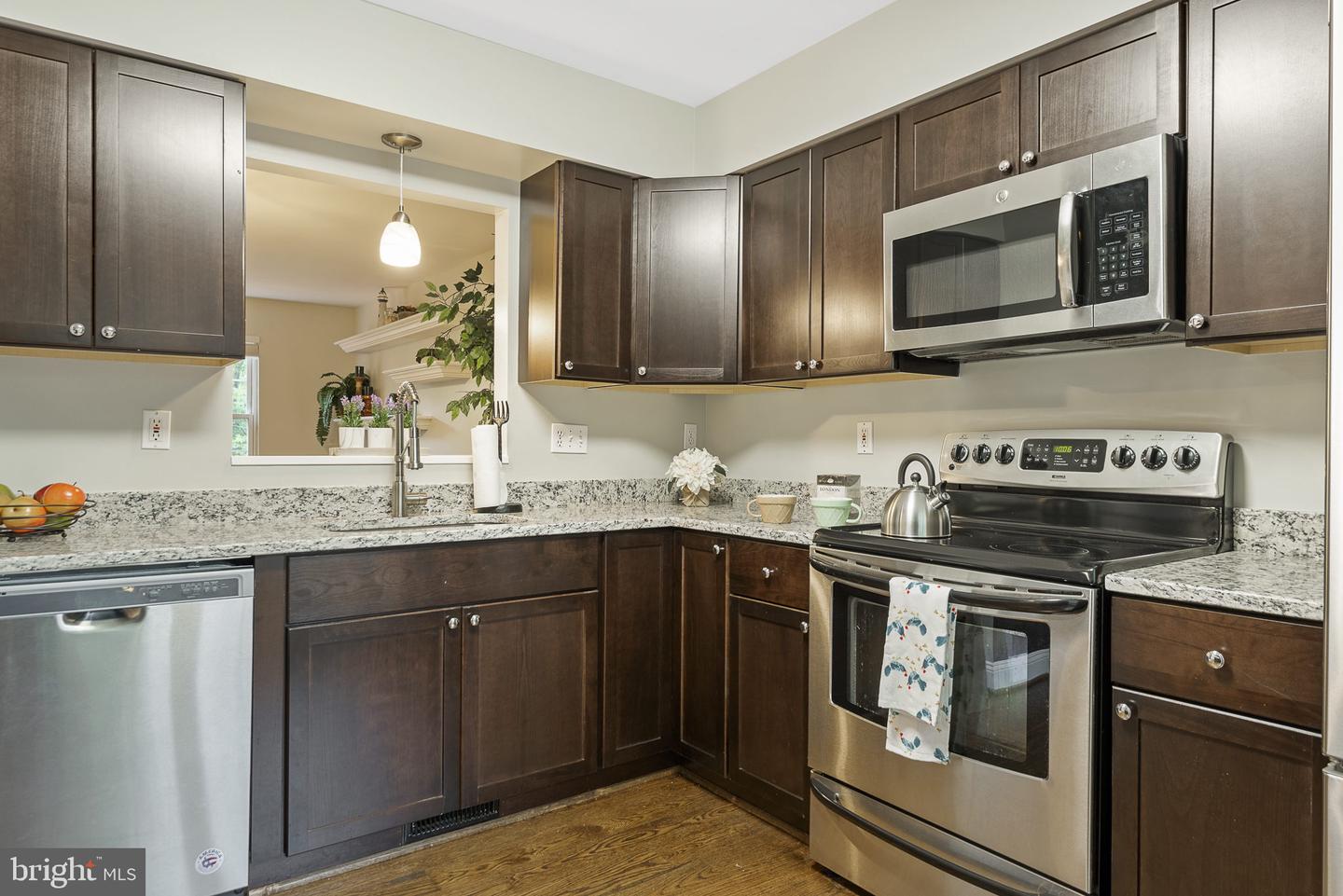 545 Richmond SQUARE NE