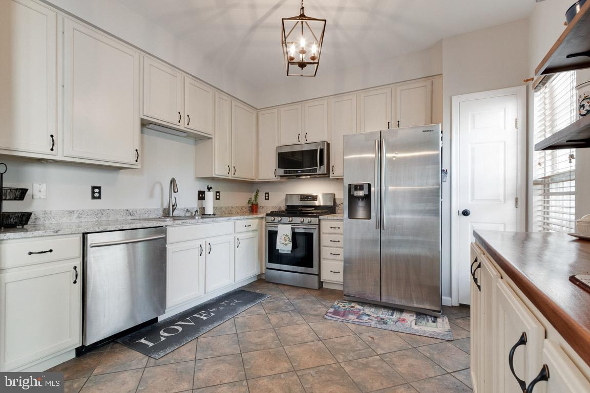25199 Destination SQUARE