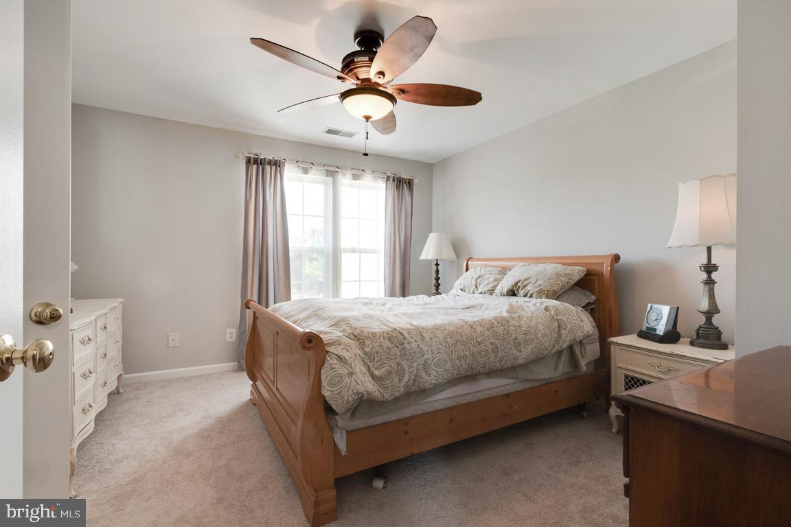 25199 Destination SQUARE