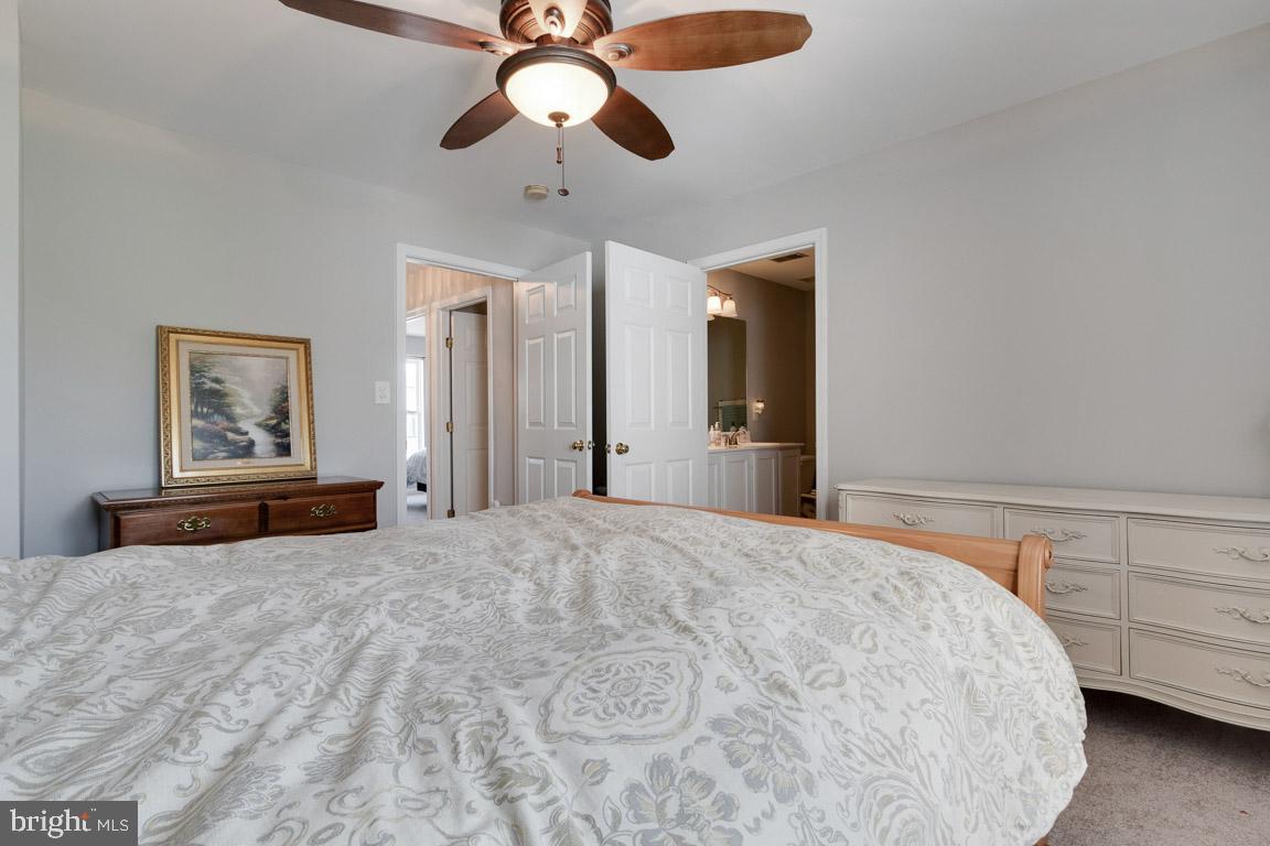 25199 Destination SQUARE