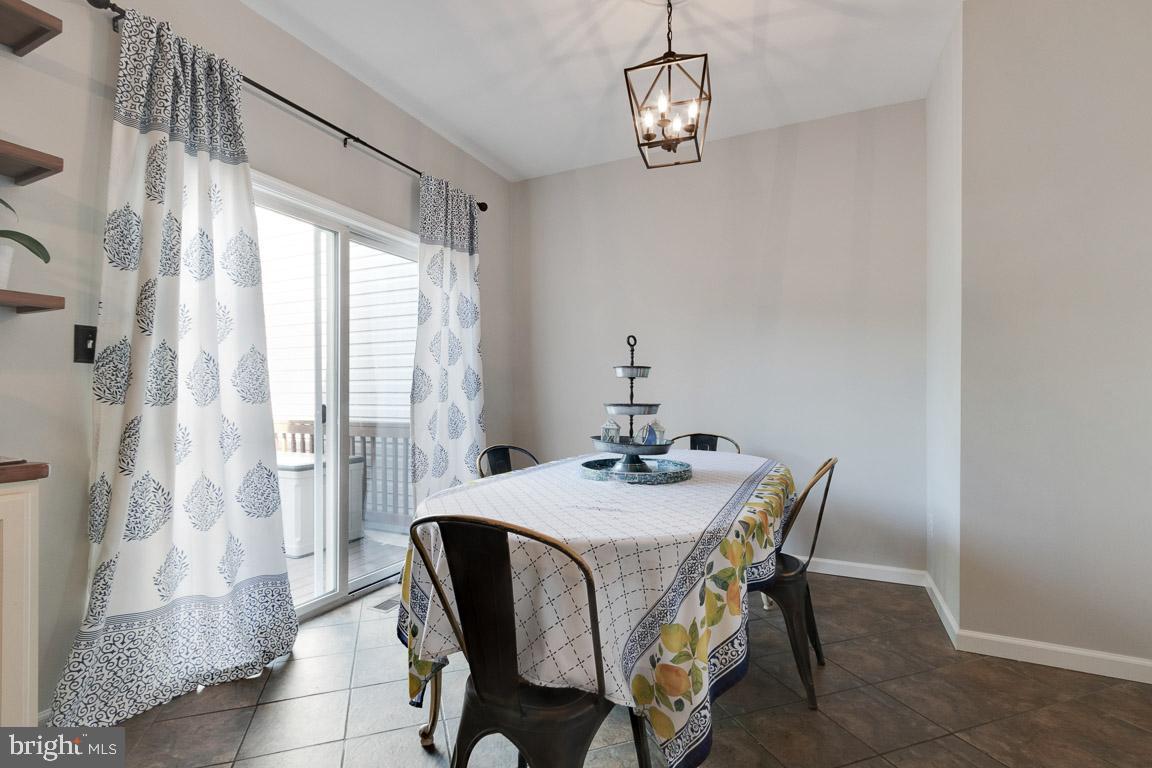 25199 Destination SQUARE
