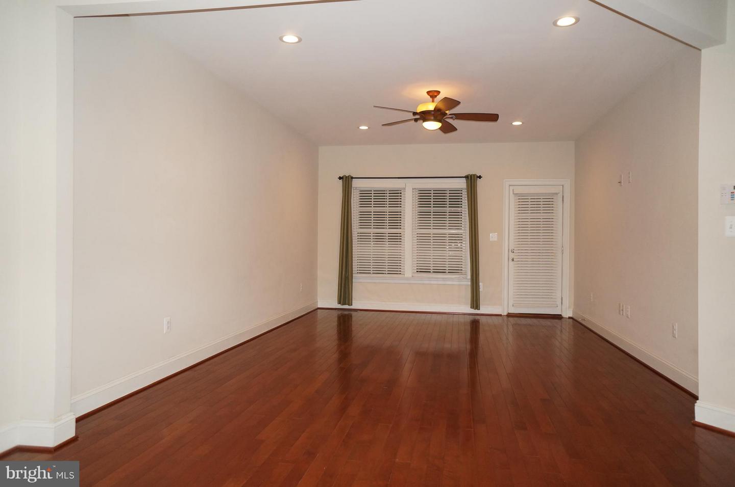 42591 Voormeade TERRACE