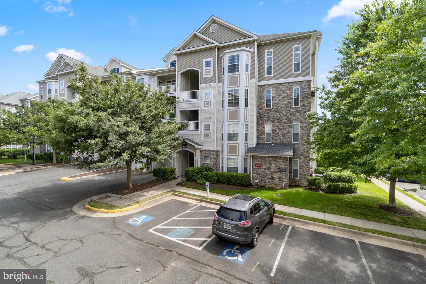 506 Sunset View TERRACE SE Unit: 306