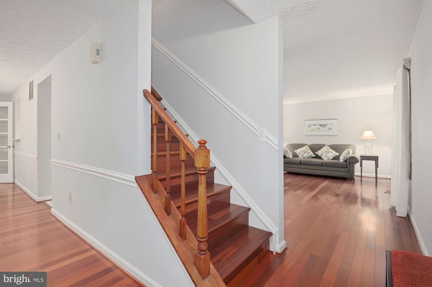 105 Red Oak LANE