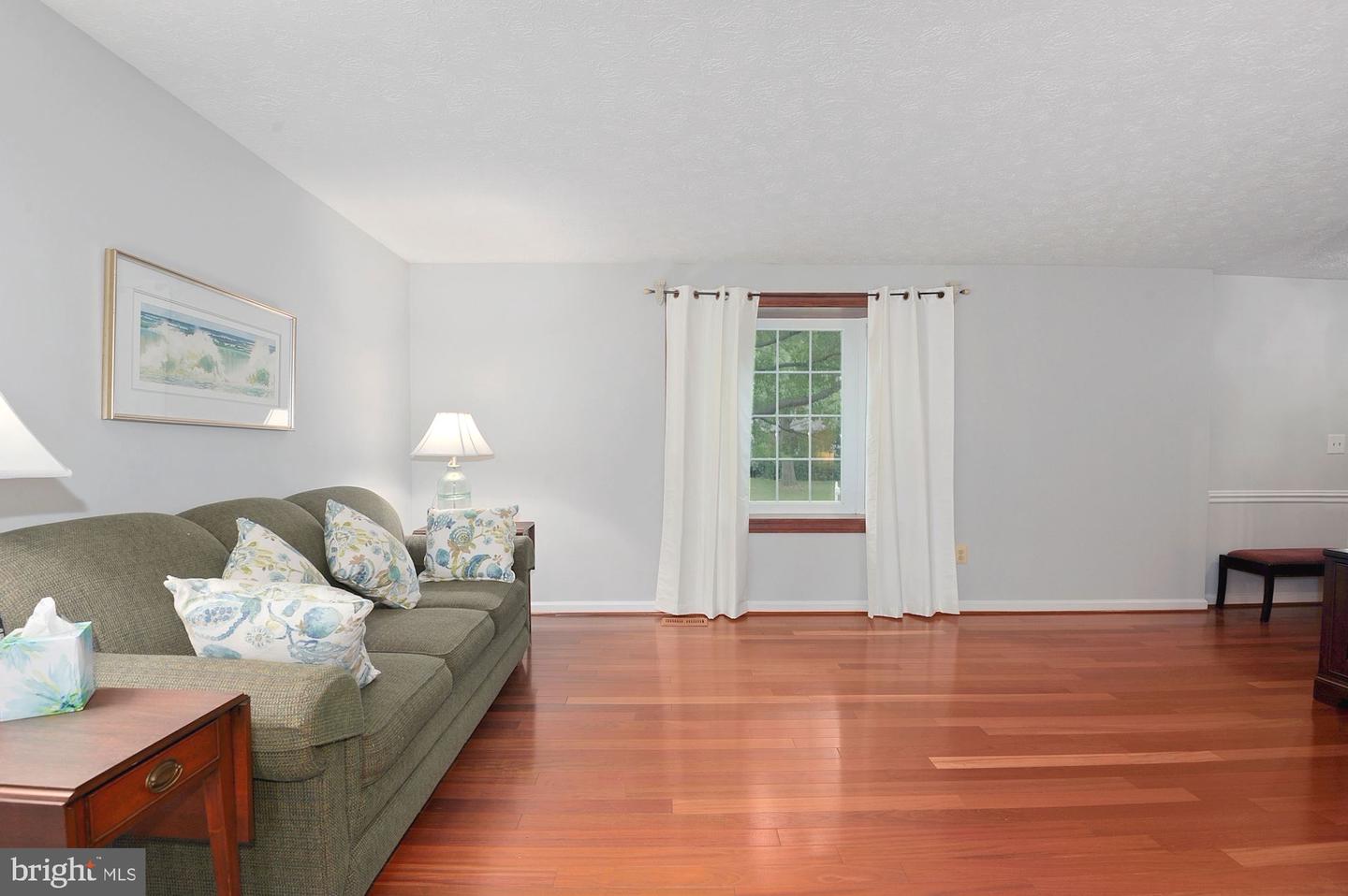 105 Red Oak LANE