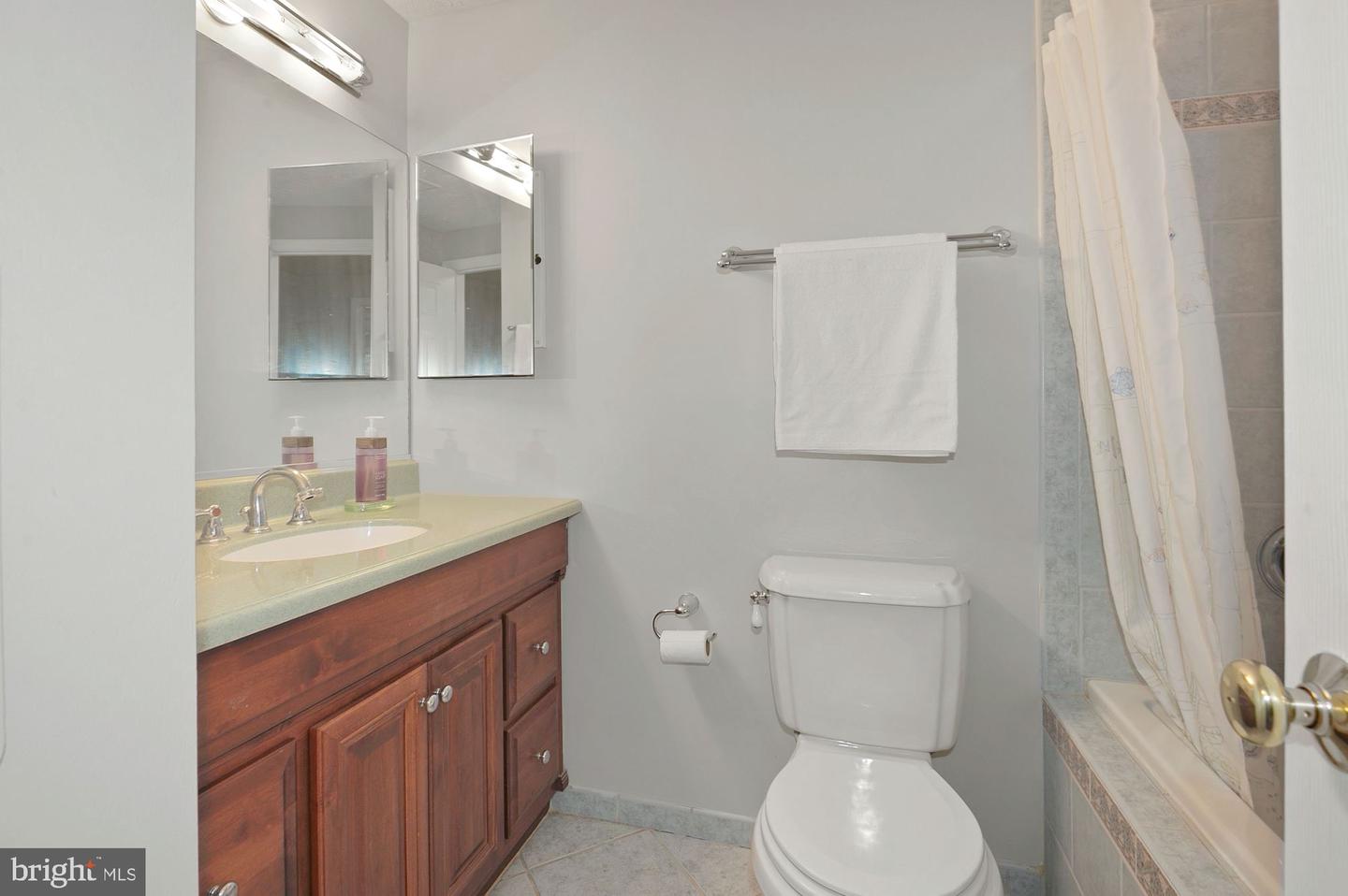 105 Red Oak LANE