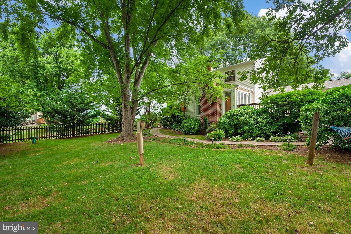 105 Red Oak LANE
