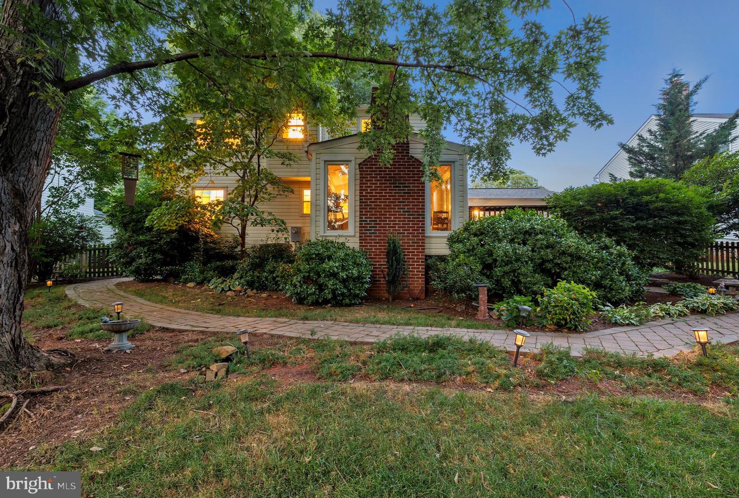 105 Red Oak LANE