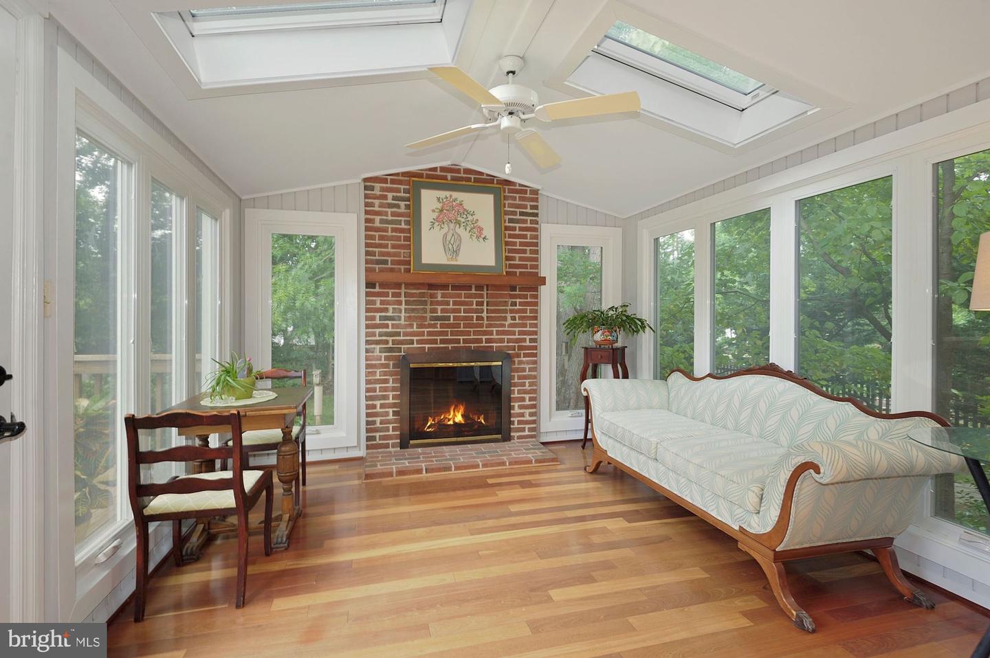 105 Red Oak LANE