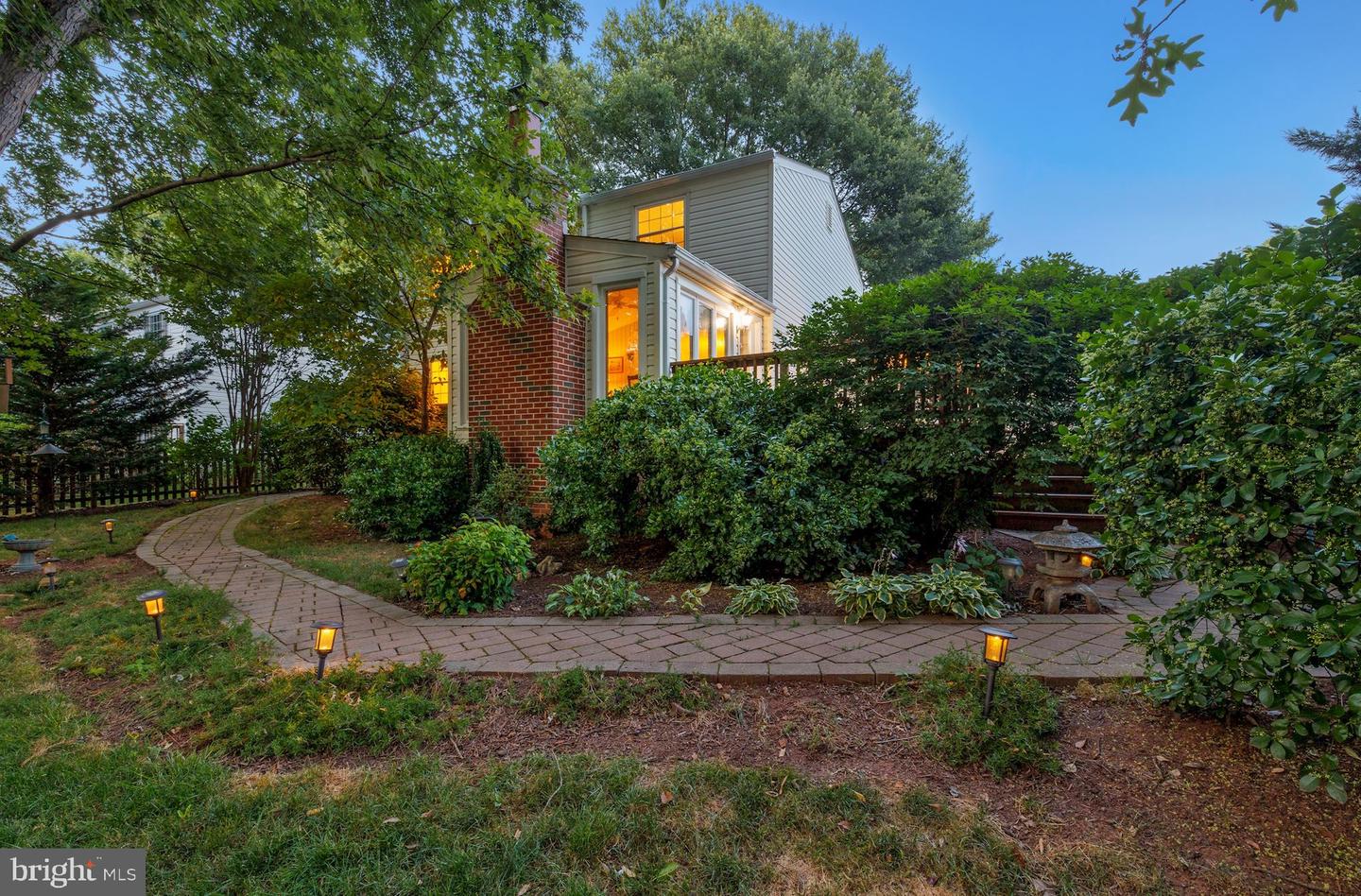 105 Red Oak LANE