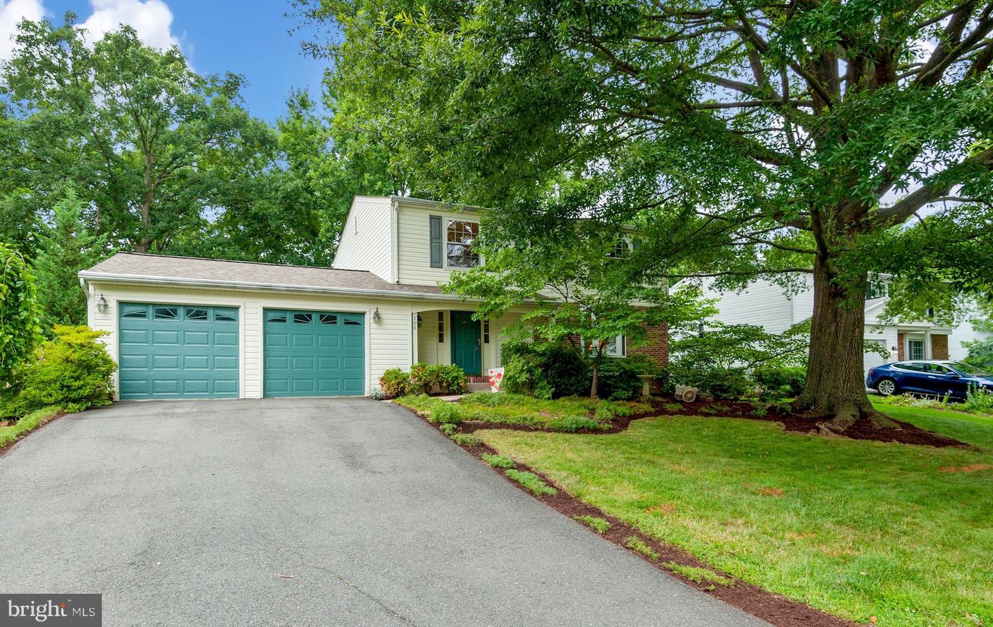 105 Red Oak LANE