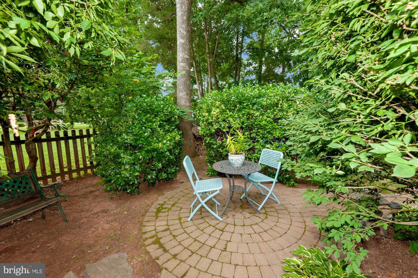 105 Red Oak LANE
