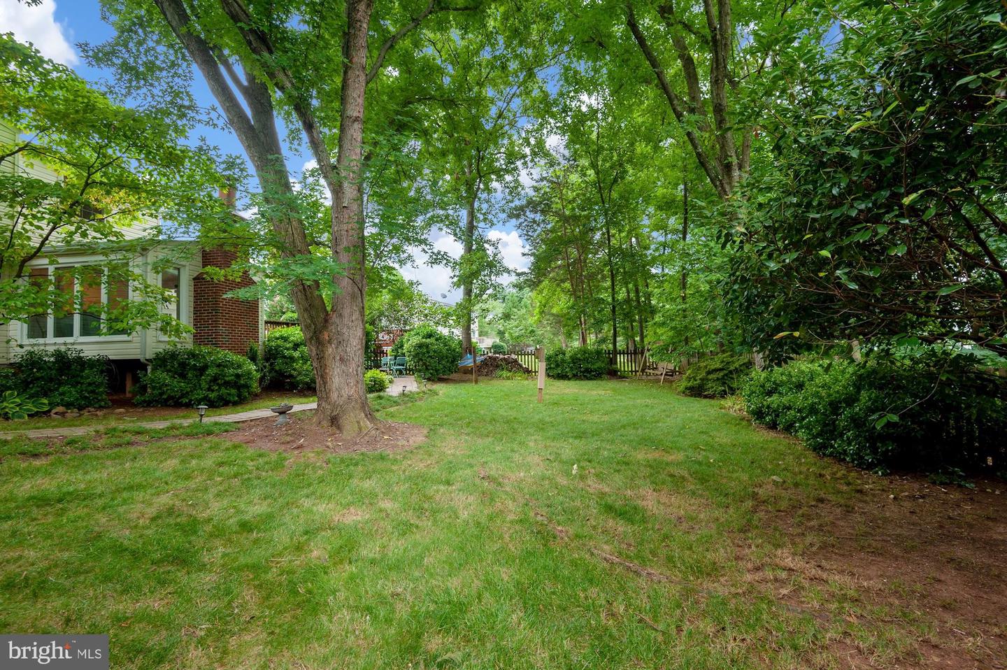 105 Red Oak LANE
