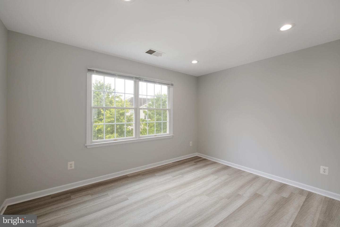 22829 Queensbridge DRIVE