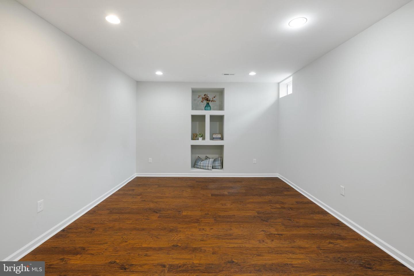 22829 Queensbridge DRIVE
