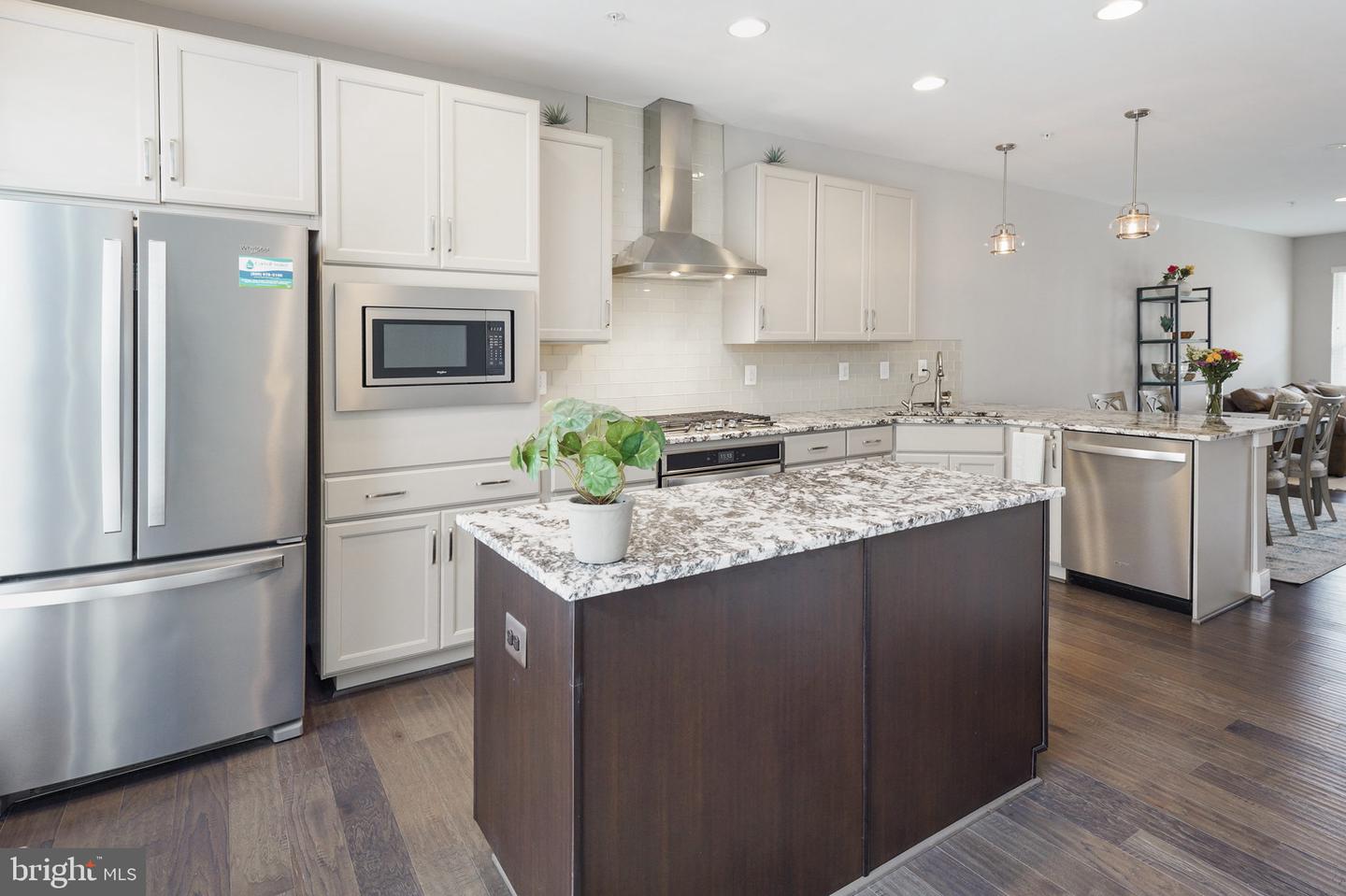 22999 Sullivans Cove SQUARE