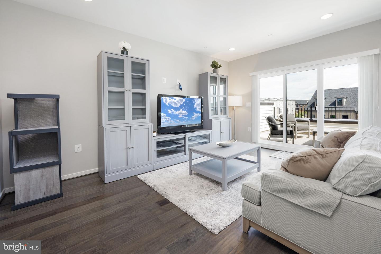 22999 Sullivans Cove SQUARE