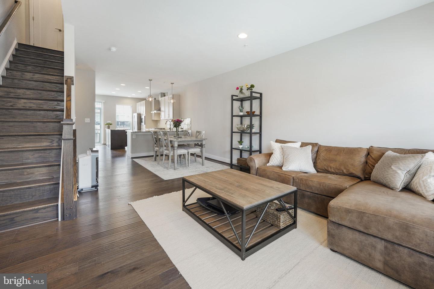 22999 Sullivans Cove SQUARE