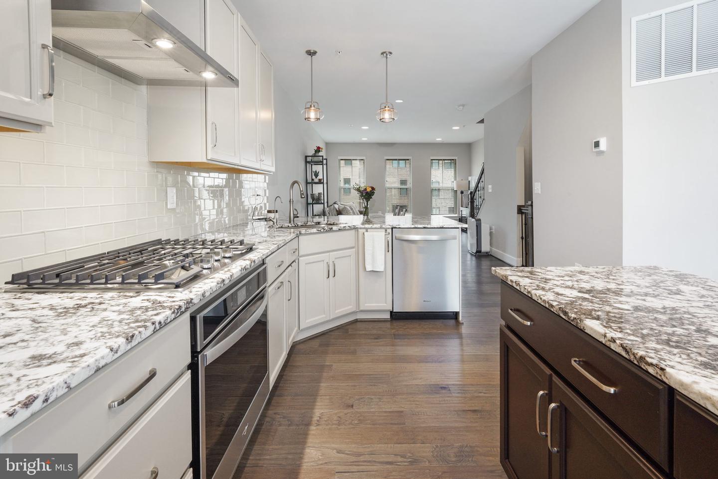 22999 Sullivans Cove SQUARE