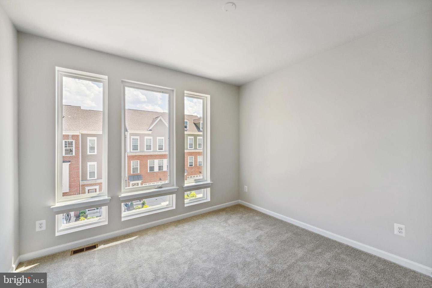 42938 Running Creek SQUARE