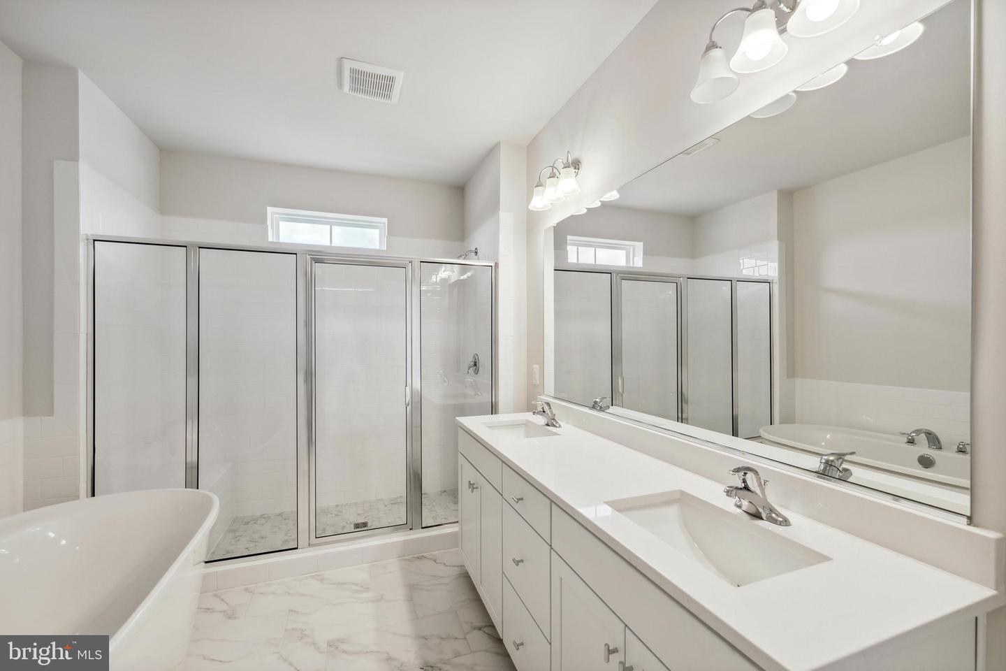 42938 Running Creek SQUARE