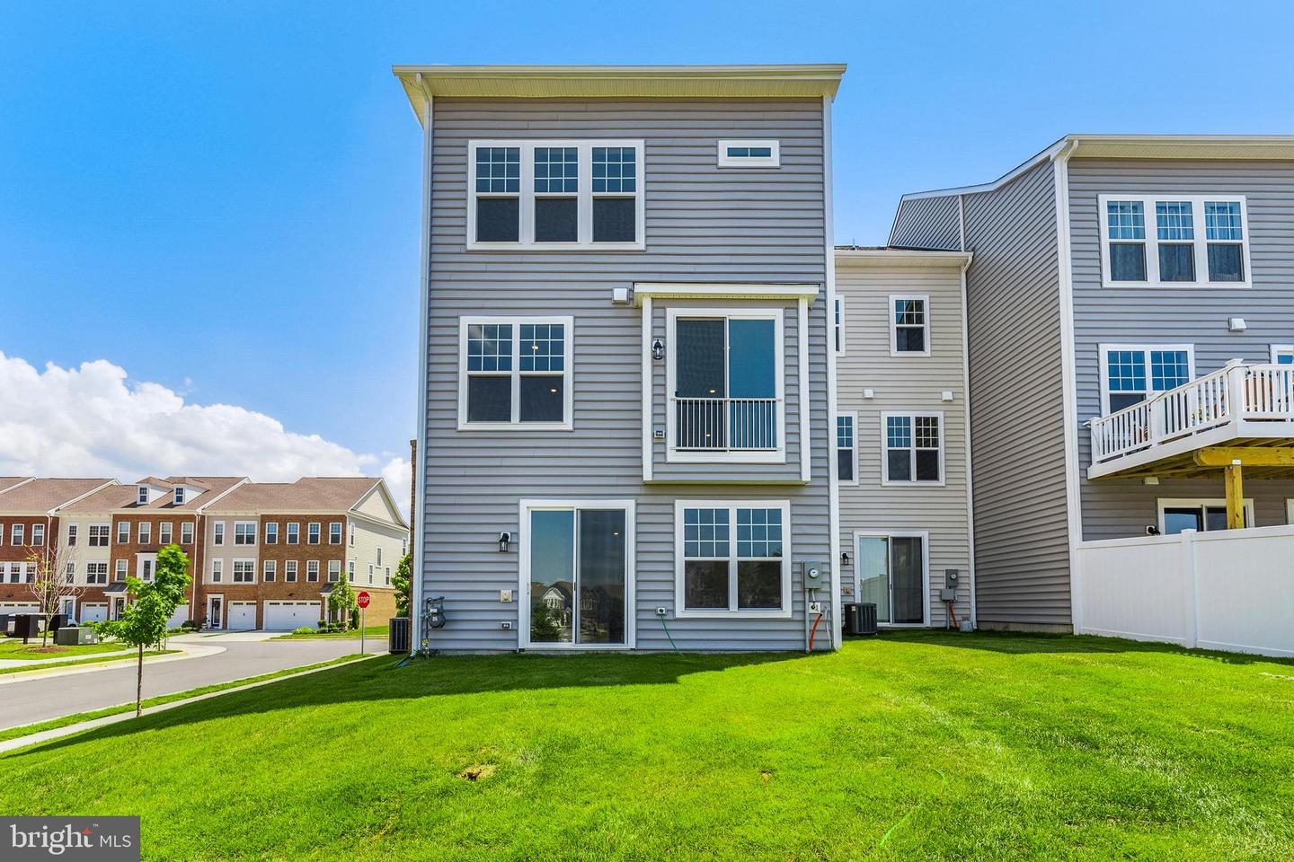 42938 Running Creek SQUARE