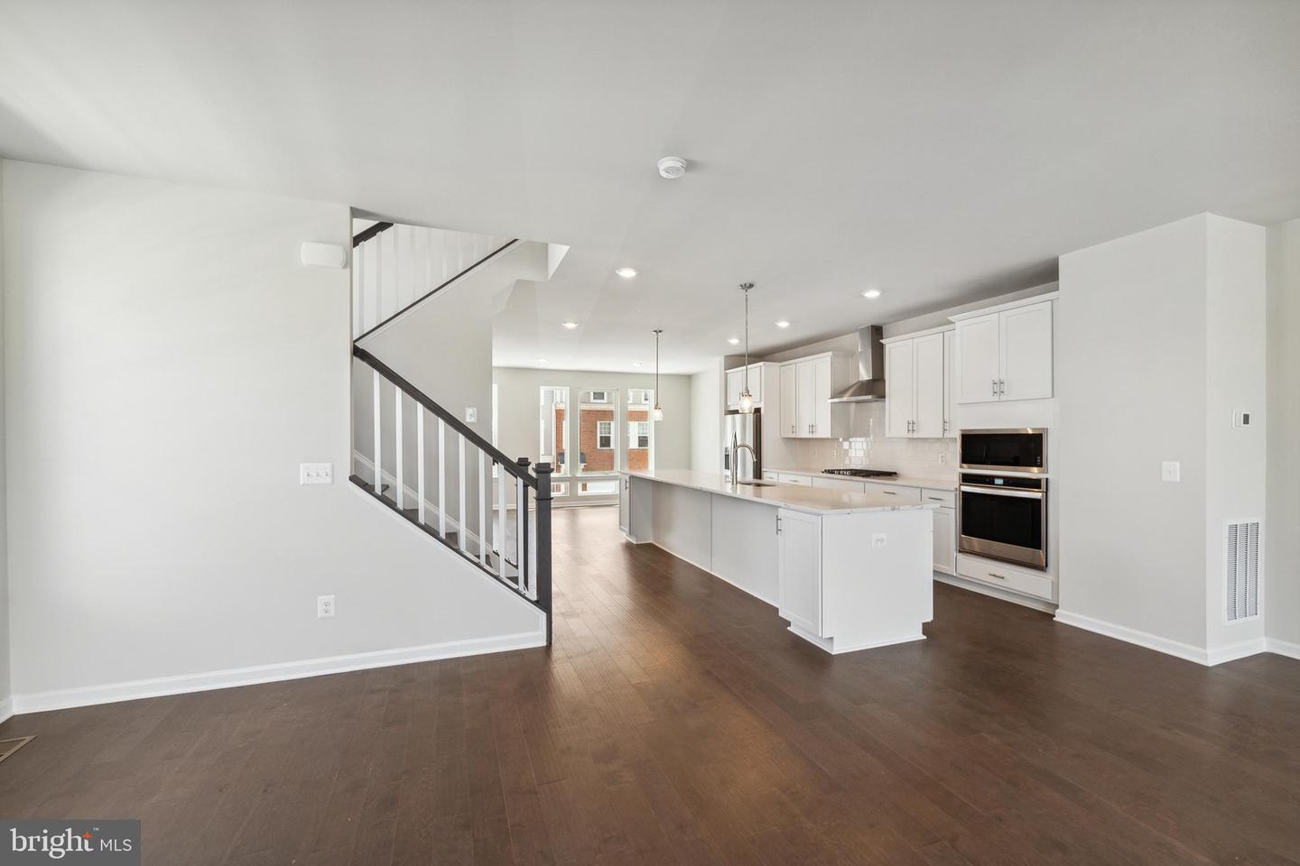 42938 Running Creek SQUARE