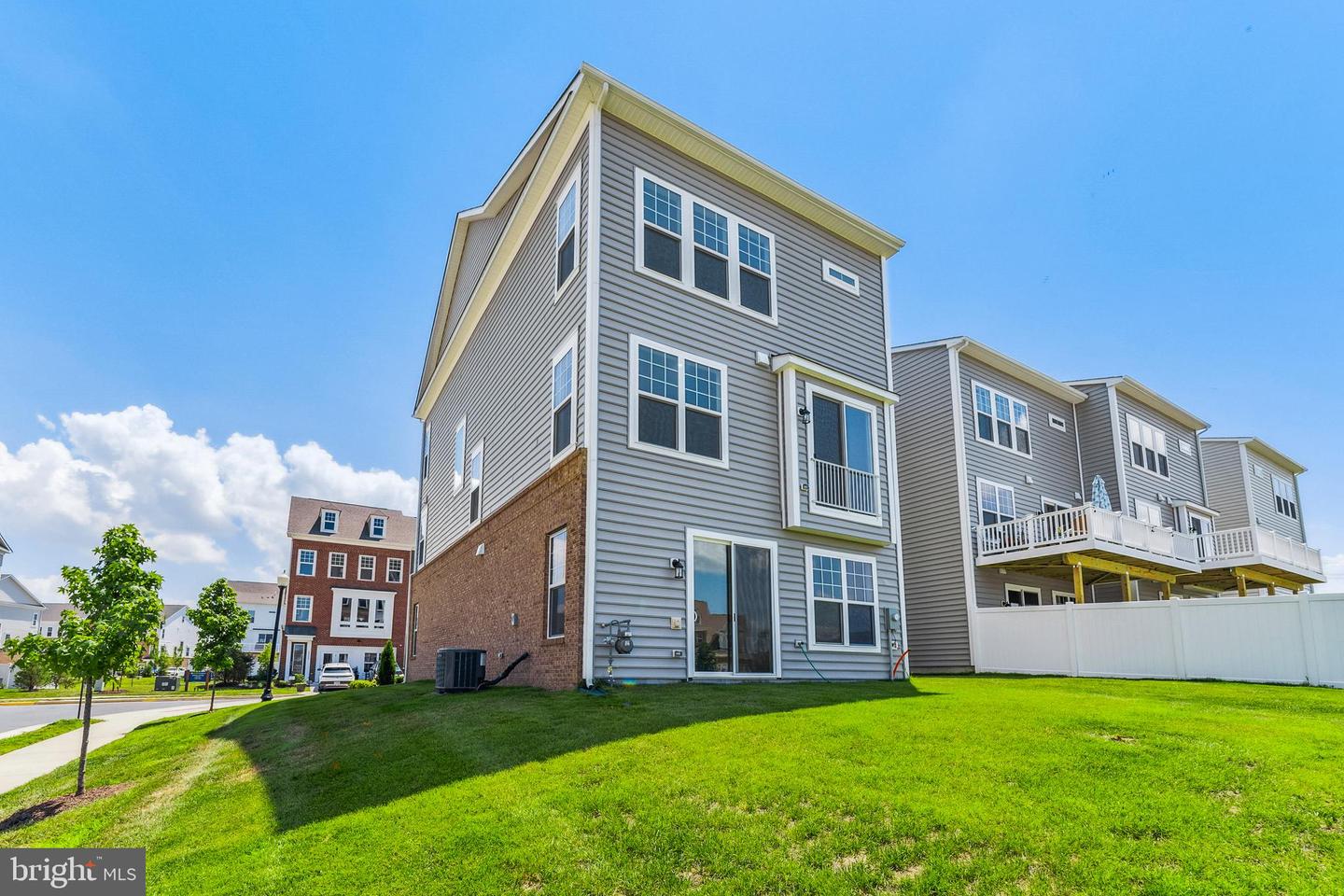 42938 Running Creek SQUARE