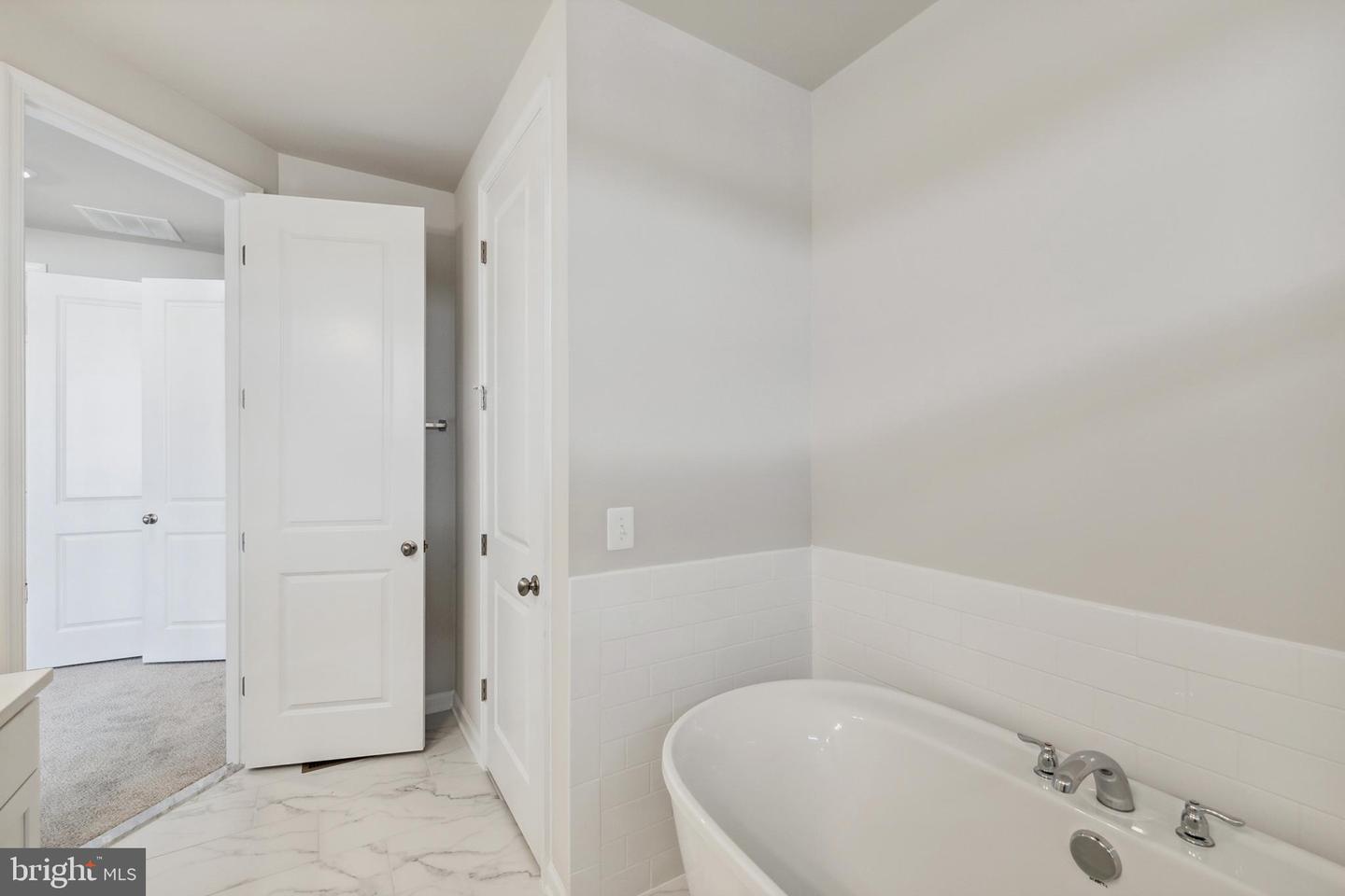 42938 Running Creek SQUARE