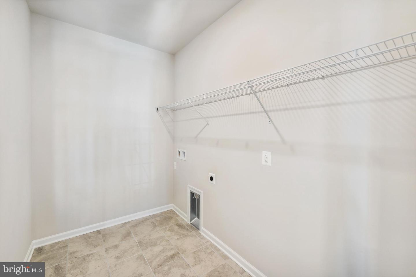 42938 Running Creek SQUARE