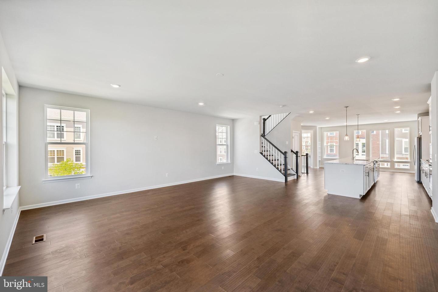 42938 Running Creek SQUARE