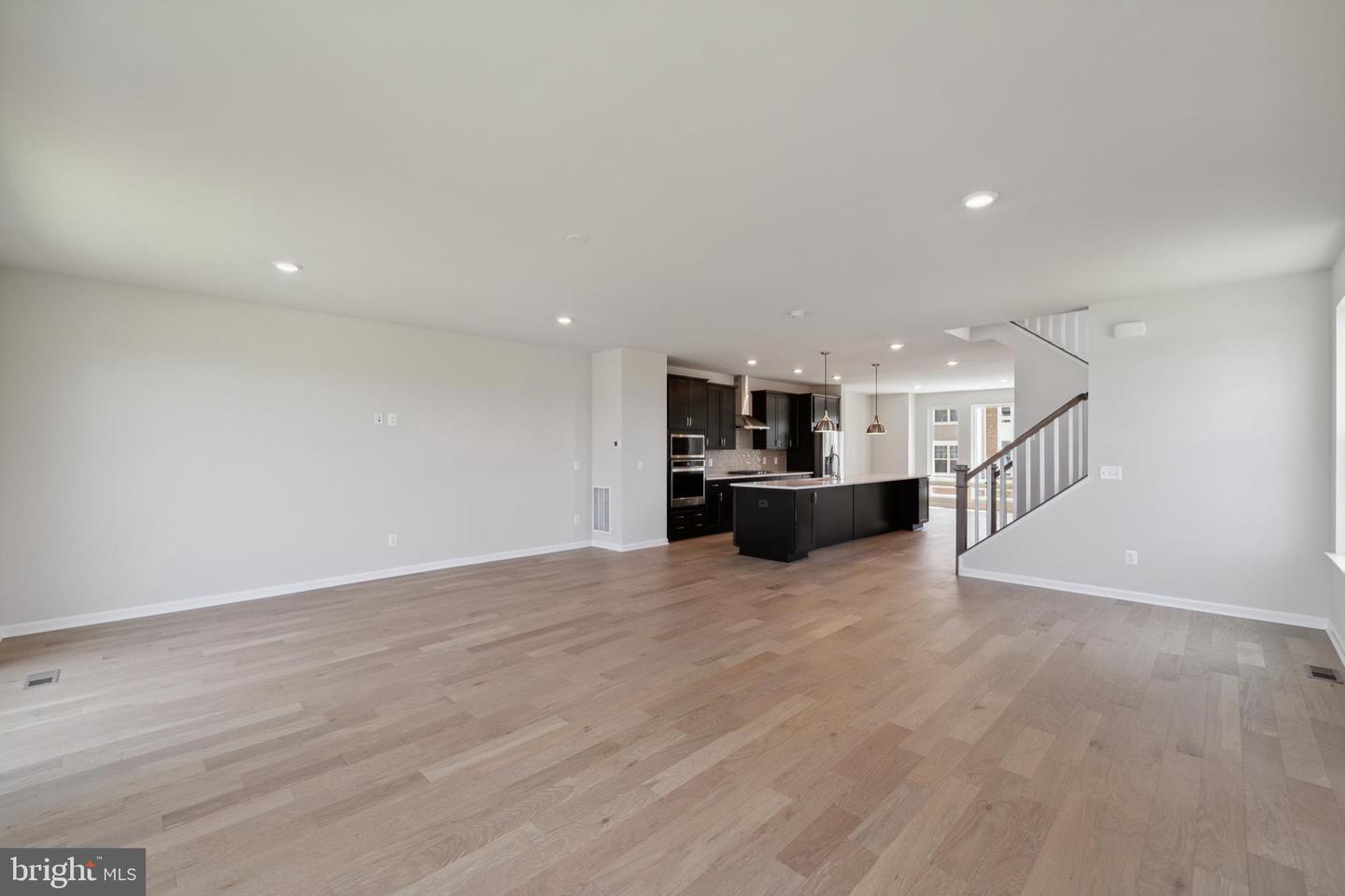 42928 Running Creek SQUARE