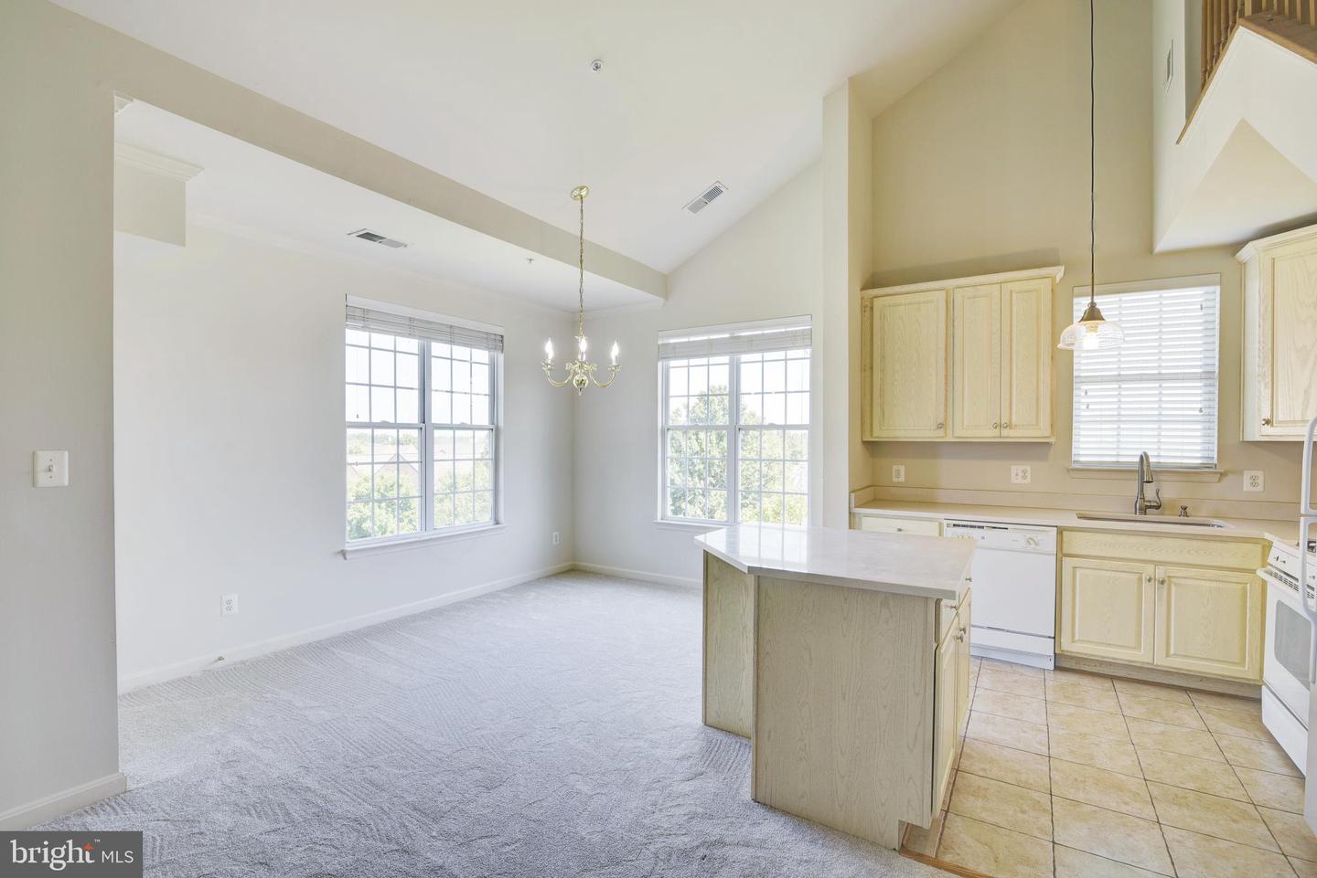21191 McFadden SQUARE Unit: 407