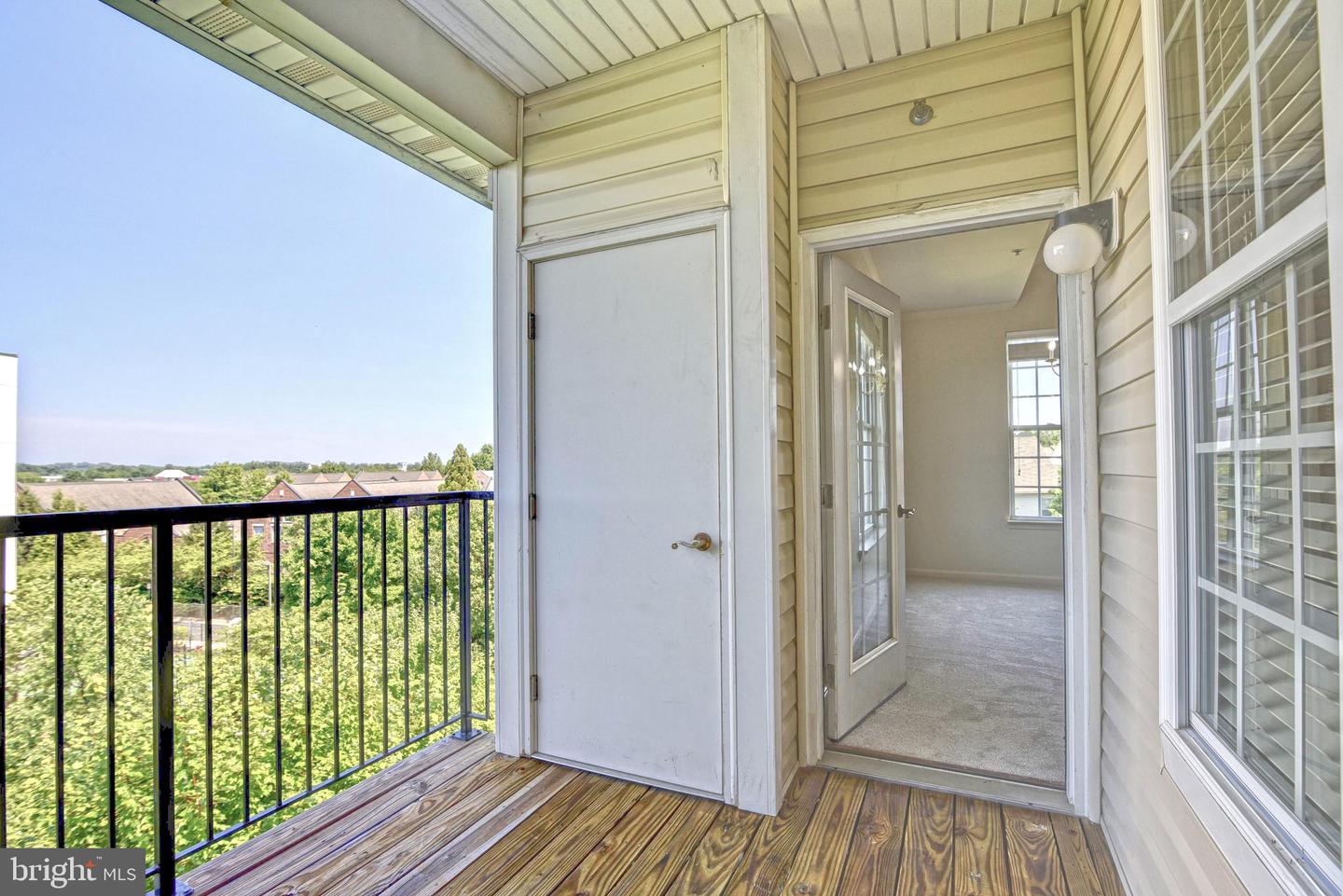 21191 McFadden SQUARE Unit: 407