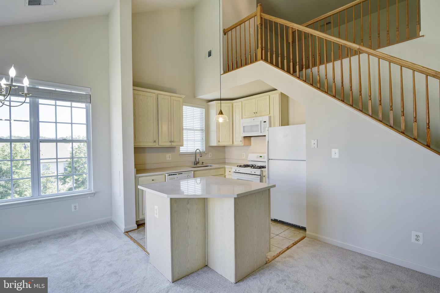 21191 McFadden SQUARE Unit: 407