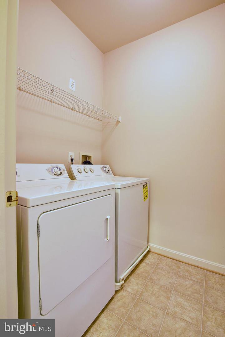 21191 McFadden SQUARE Unit: 407