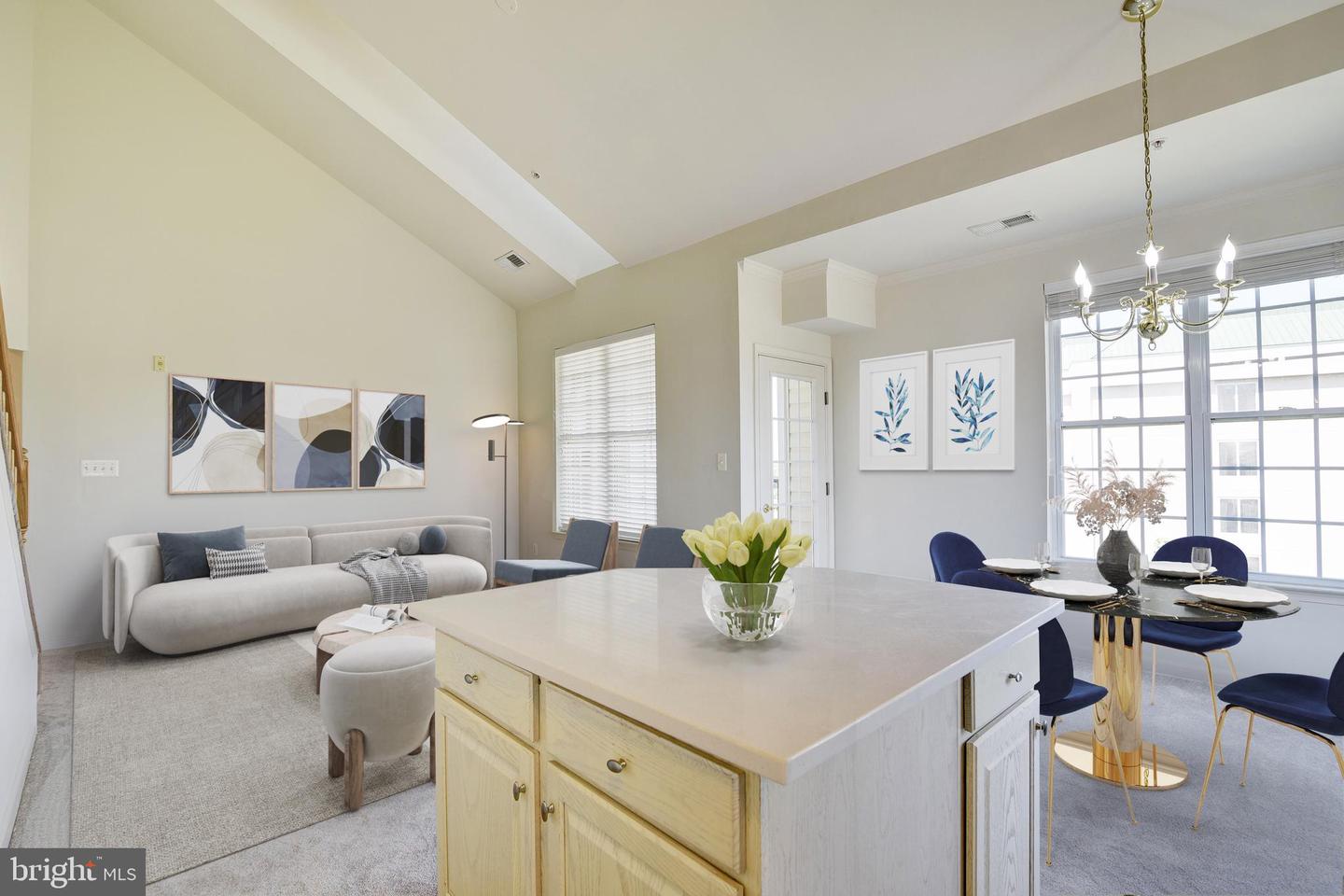 21191 McFadden SQUARE Unit: 407