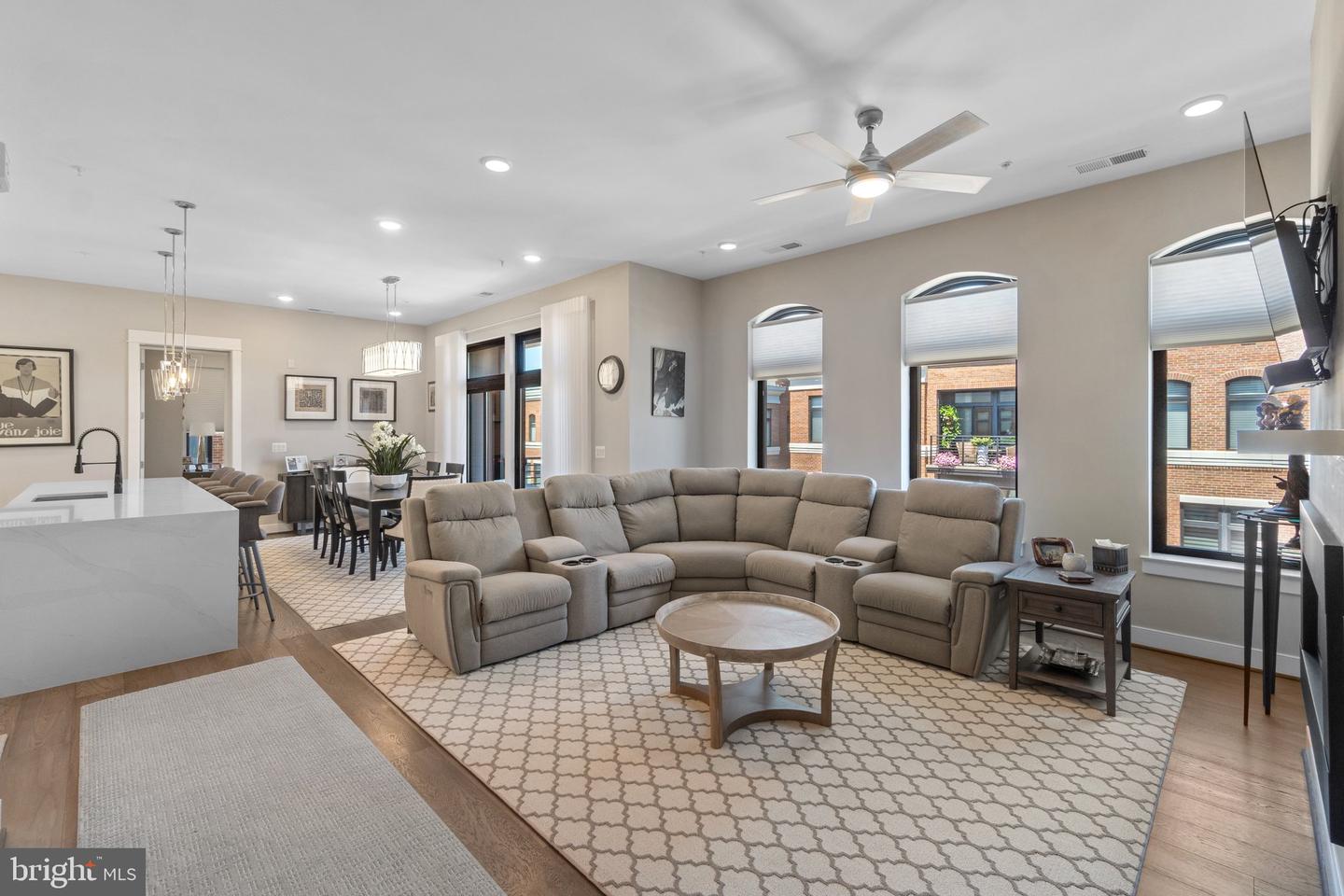 5 Stationmaster STREET SE Unit: 400