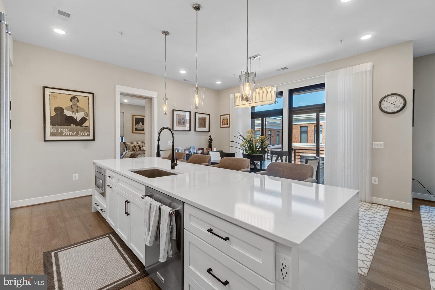 5 Stationmaster STREET SE Unit: 400