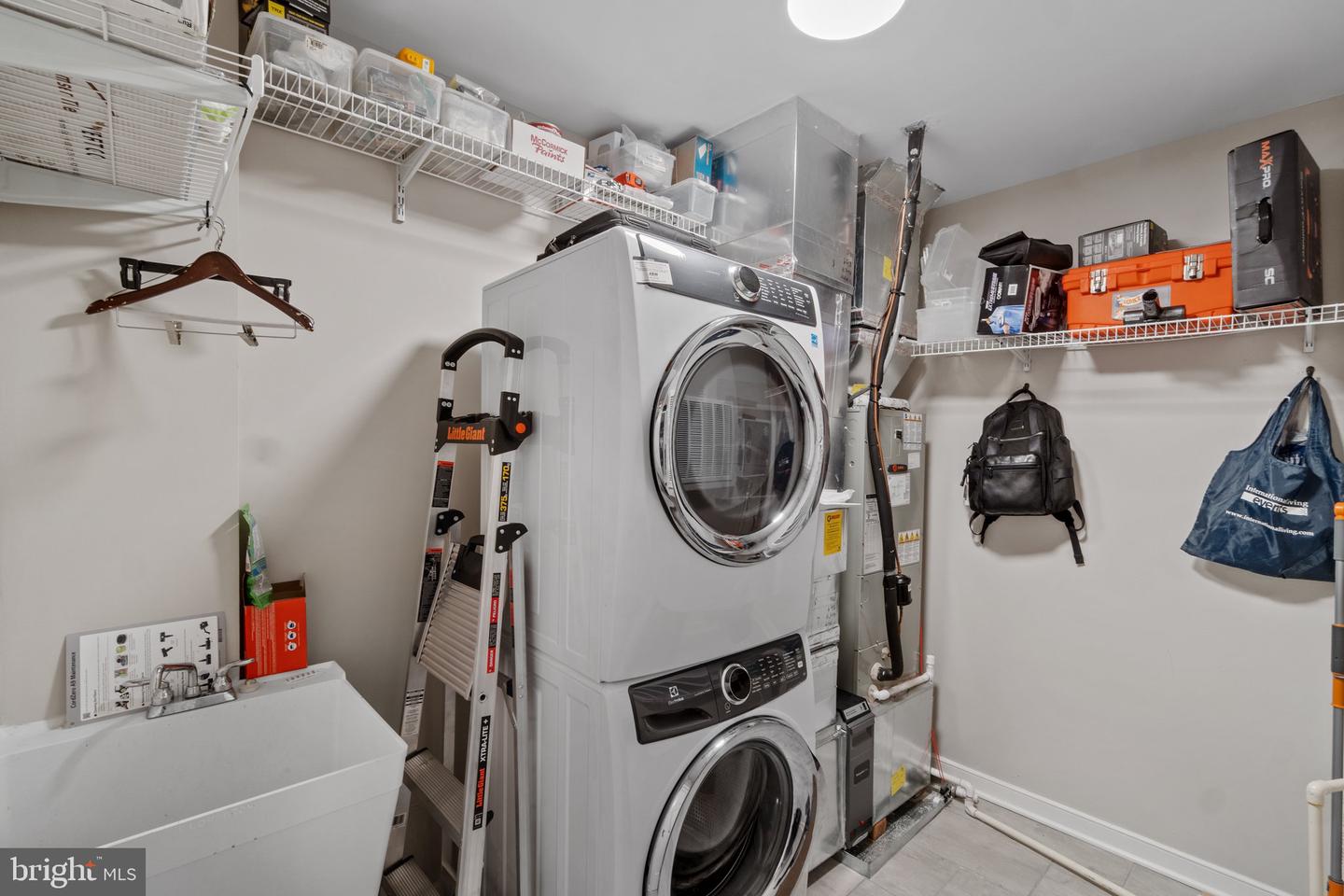 5 Stationmaster STREET SE Unit: 400