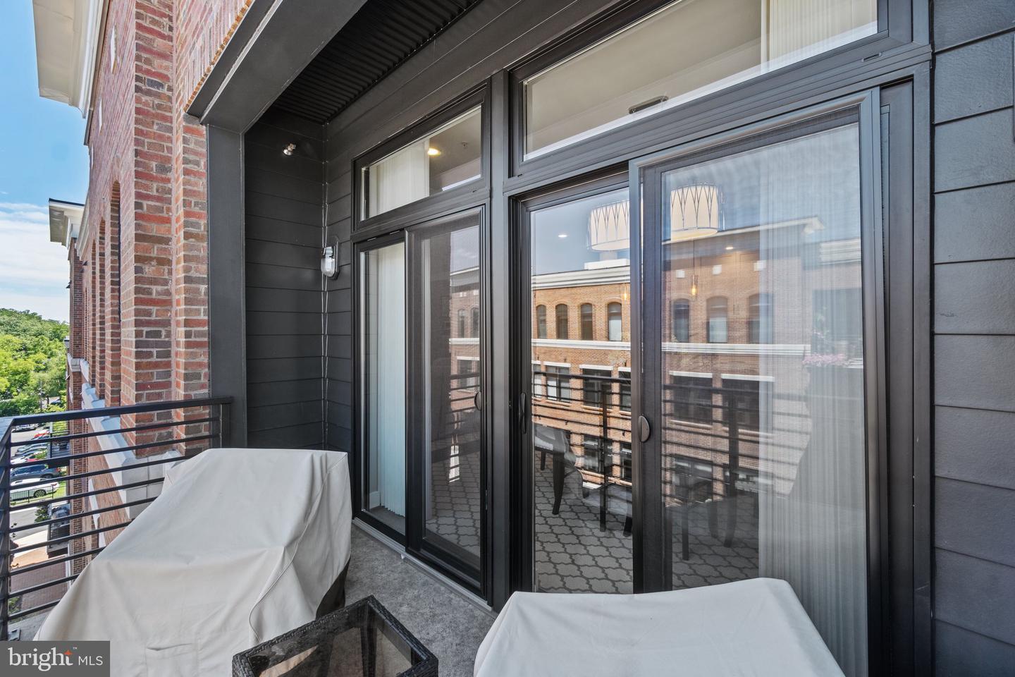 5 Stationmaster STREET SE Unit: 400