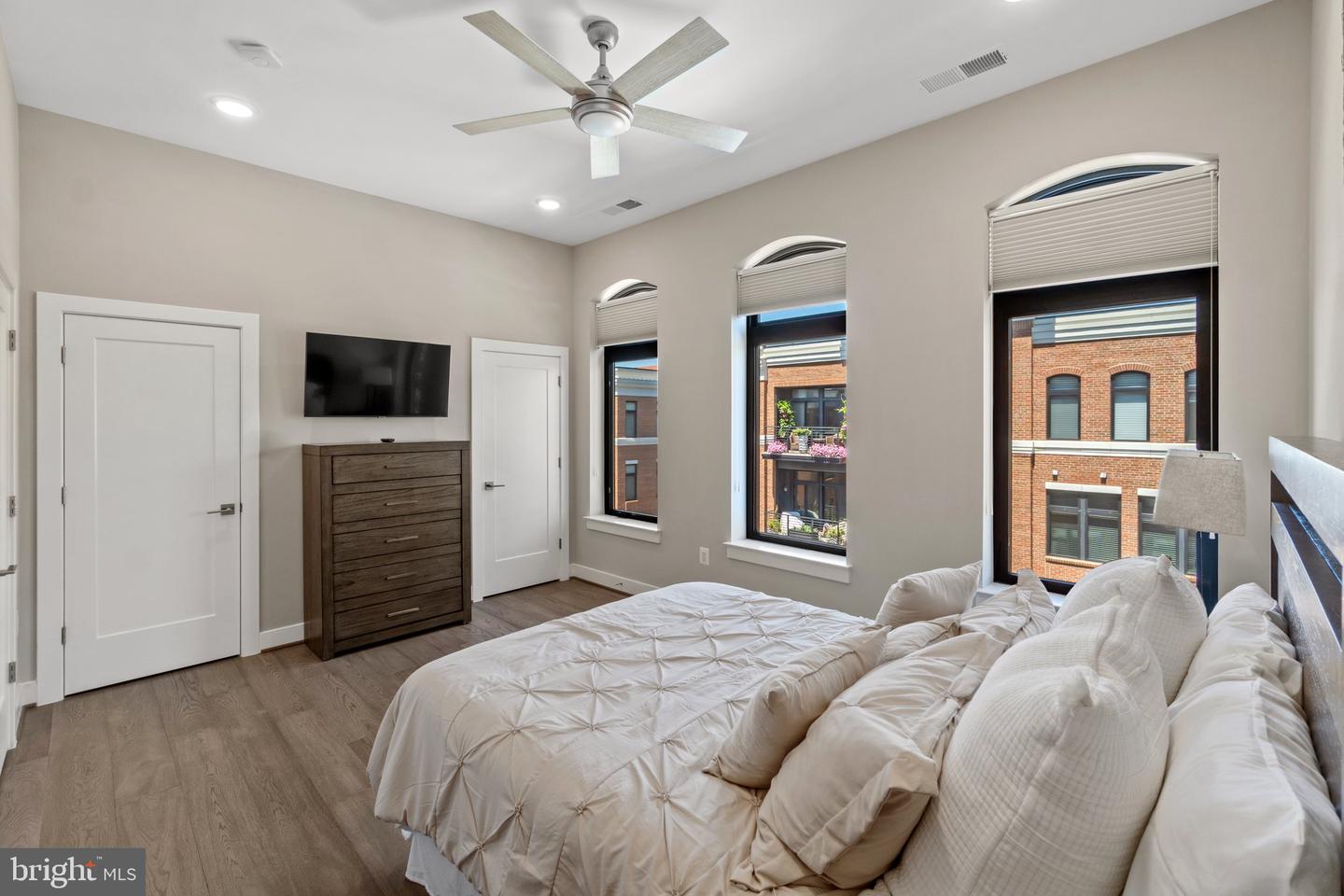 5 Stationmaster STREET SE Unit: 400