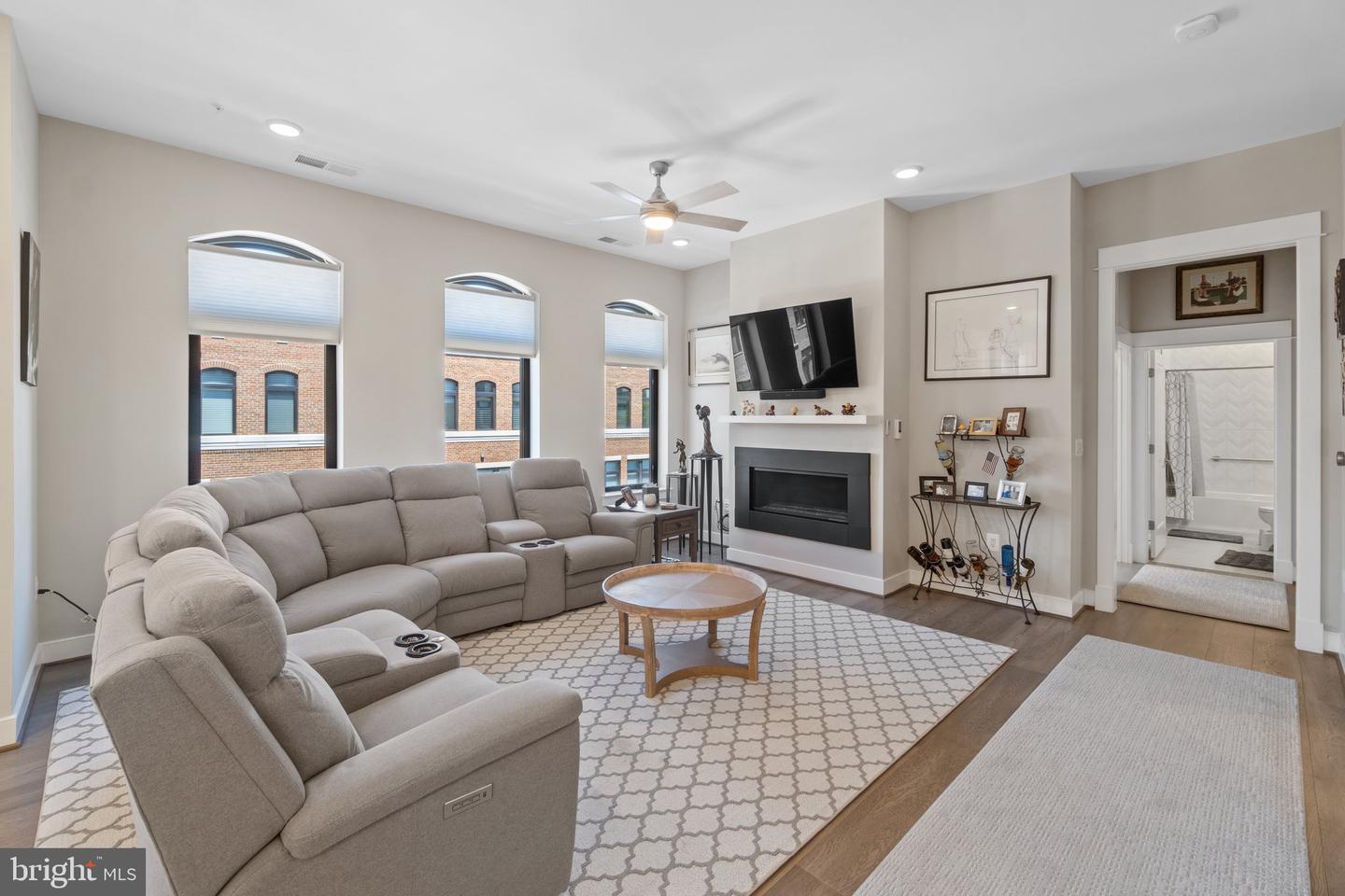 5 Stationmaster STREET SE Unit: 400