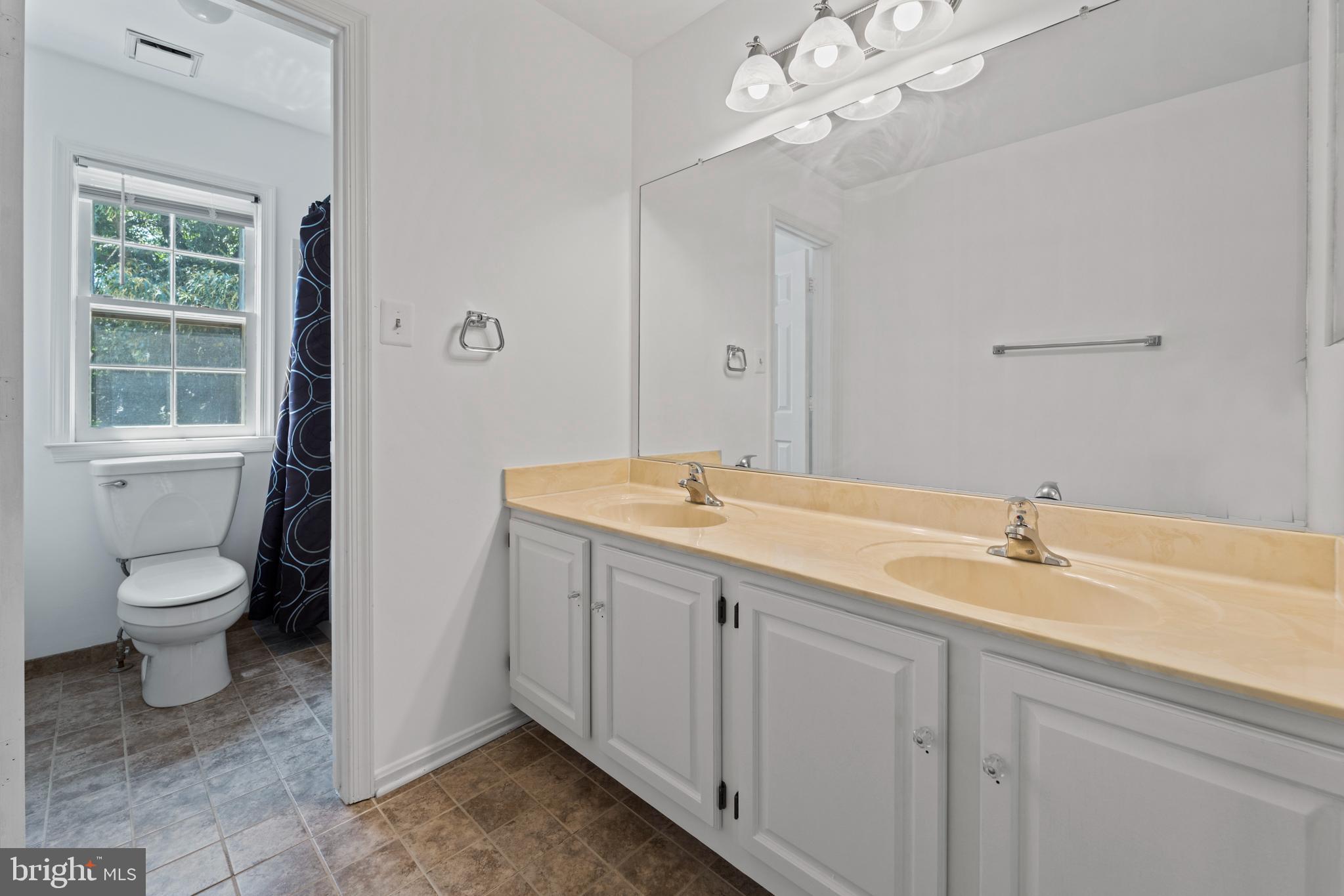44137 Bristow CIRCLE