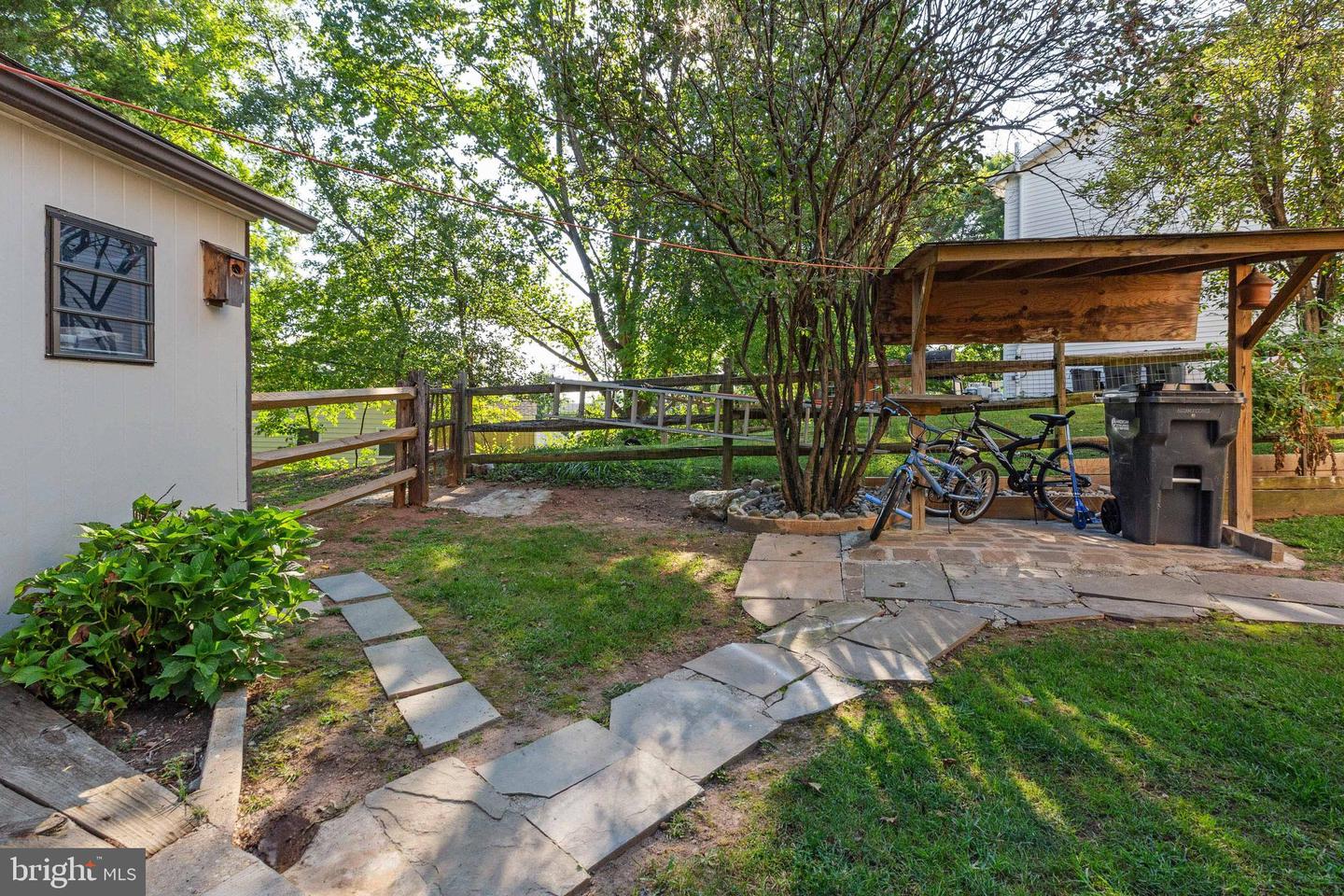 407 Hummer COURT